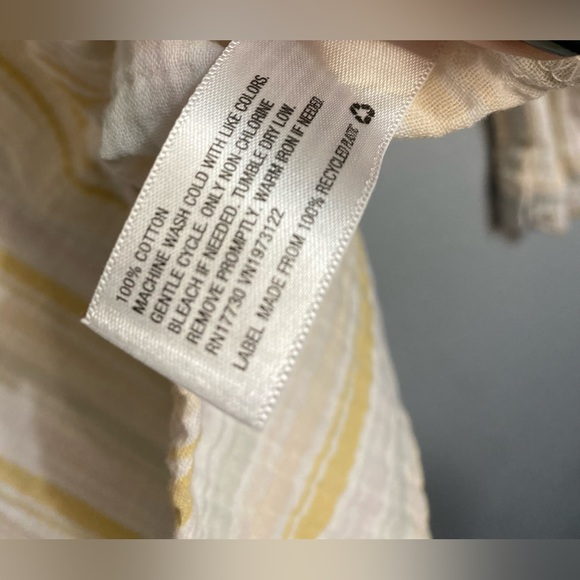 Universal Thread : 100% Cotton Women’s Button Down - Picture 11 of 11